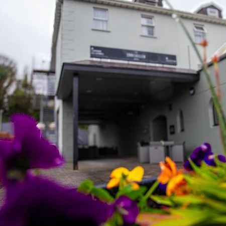 The Enniskillen Hotel And Motel Экстерьер фото
