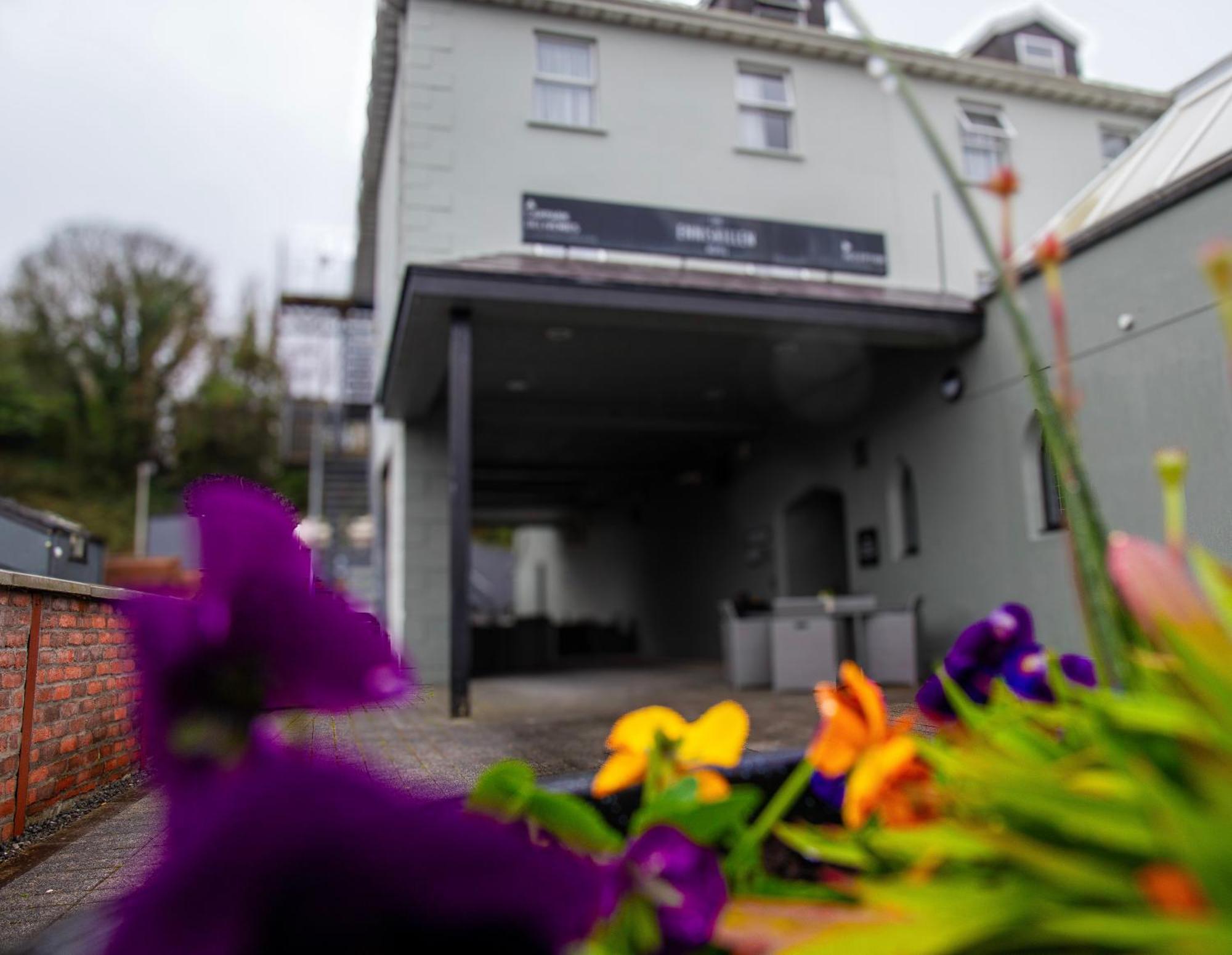 The Enniskillen Hotel And Motel Экстерьер фото